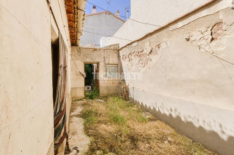 Foto 3e750a42-2f4f-495f-89f5-179f7fd155c9. Casa aparellada amb aparcament a Yébenes (Los)