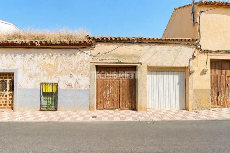 Foto 8a494d62-1fcb-4663-9fae-f6a2c62b1861. Casa aparellada amb aparcament a Yébenes (Los)