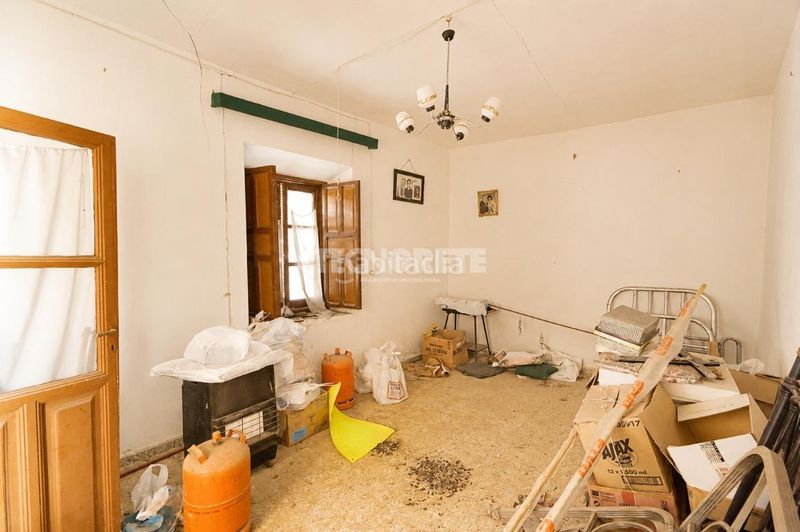 Foto e1ecc7f9-6e46-4261-b9b6-e9a0b883d356. Casa aparellada amb aparcament a Yébenes (Los)