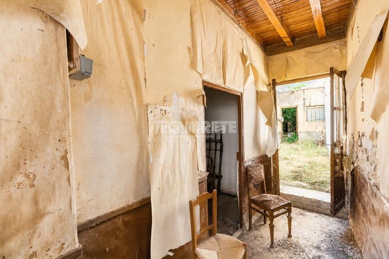 Foto ecb21d01-1541-4ede-9aee-e095d7b95a74. Casa aparellada amb aparcament a Yébenes (Los)