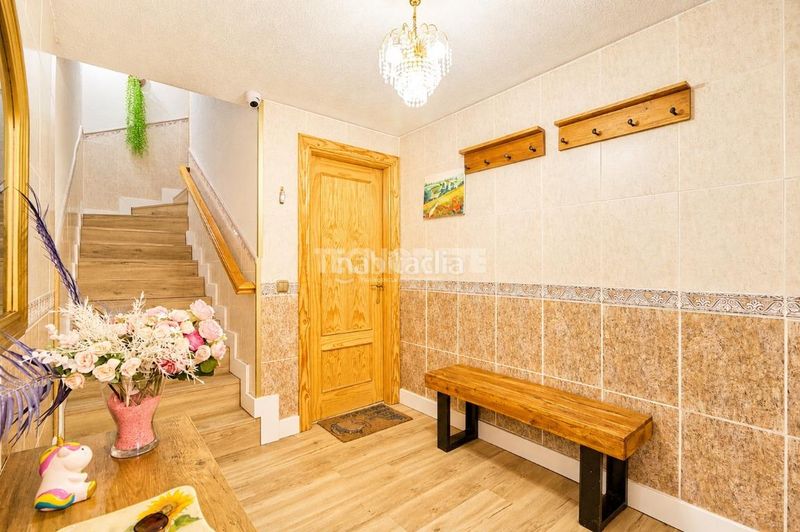 Foto 27c45f55-7096-49df-b765-a527703c4f73. Casa aparellada amb calefacció aparcament a Santa María de Benquerencia Toledo