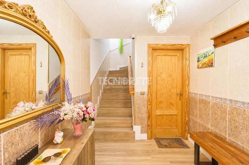 Foto 57d13bd8-c228-4a38-b776-38c0e58b8b22. Casa aparellada amb calefacció aparcament a Santa María de Benquerencia Toledo