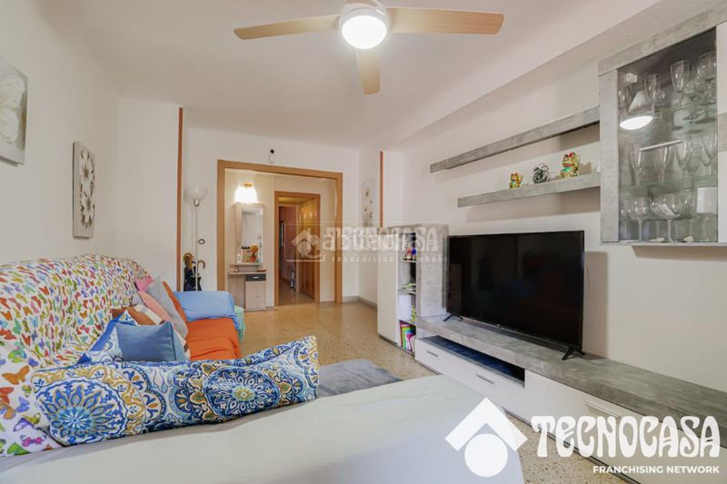 Foto de01cf75-9561-4e6d-be58-29cb99f51e9d. Pis a Llefià Badalona