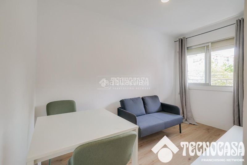 Foto cfeac2b5-f489-43db-bd39-7540571ef4e7. Pis a La Salut Badalona