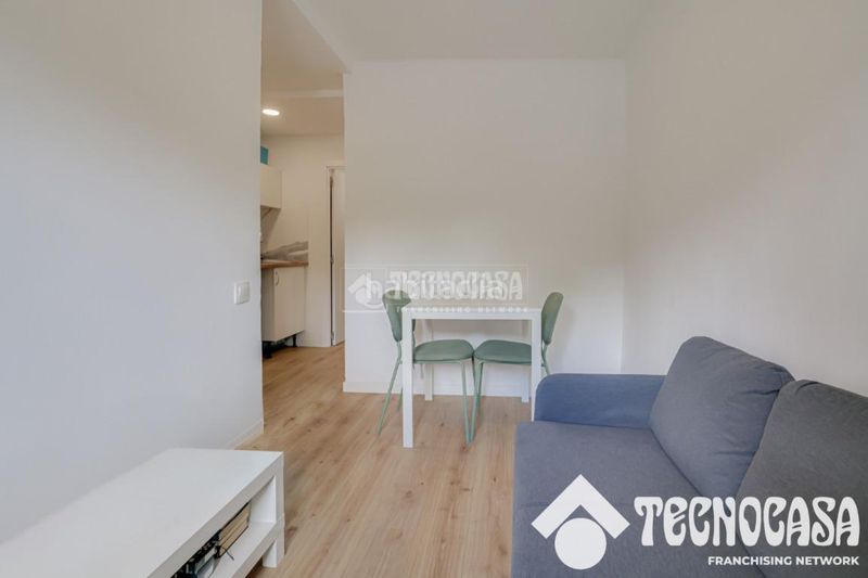Foto ef5bf71b-f67a-41d6-aa36-29b1e3569a81. Pis a La Salut Badalona