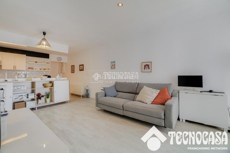 Foto 4c35d211-3f53-45b1-9230-8f345bfa1ed8. Pis amb calefacció a Bufalà Badalona