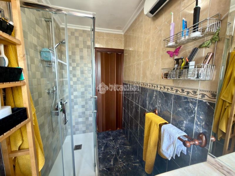 Foto c29b18ef-f78c-4f27-b7b9-235b21e32da1. Pis a Maliaño Camargo