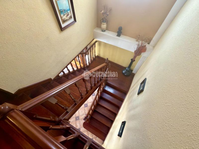 Foto 5416b660-3d50-4d80-b48b-04141ed5fa0a. Casa aparellada a Maliaño Camargo