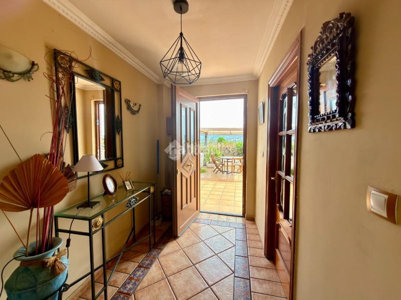 Foto 60c97a9d-3727-4172-b0b0-67f59d905ad1. Casa aparellada a Maliaño Camargo