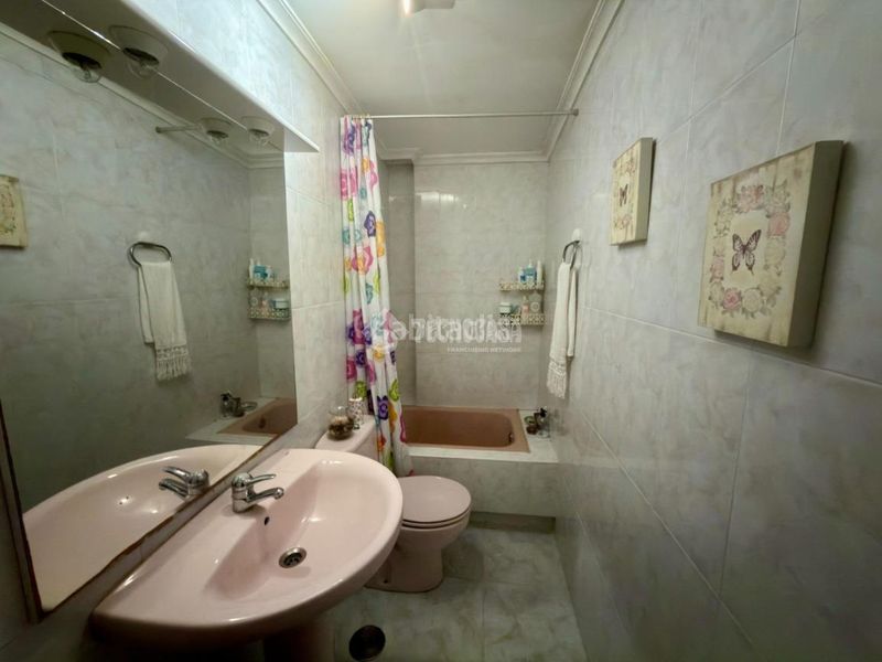 Foto 9d355974-370d-49ca-bafc-5164f137a7db. Casa aparellada a Maliaño Camargo
