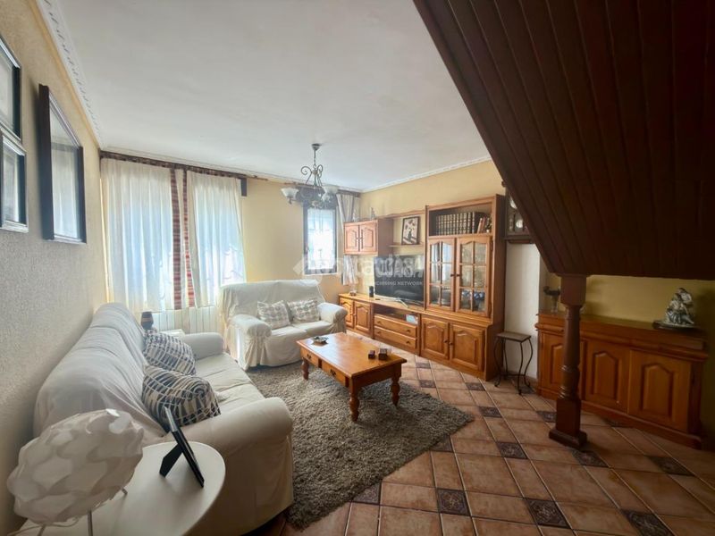 Foto d2bb20a0-760c-46c1-ba12-4653909b64da. Casa aparellada a Maliaño Camargo