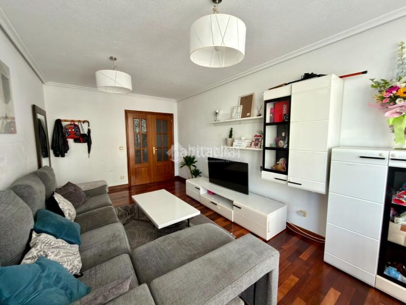 Foto b8eabc36-a817-4591-9e64-ad6b82cecc41. Piso  en venta en Muriedas Camargo