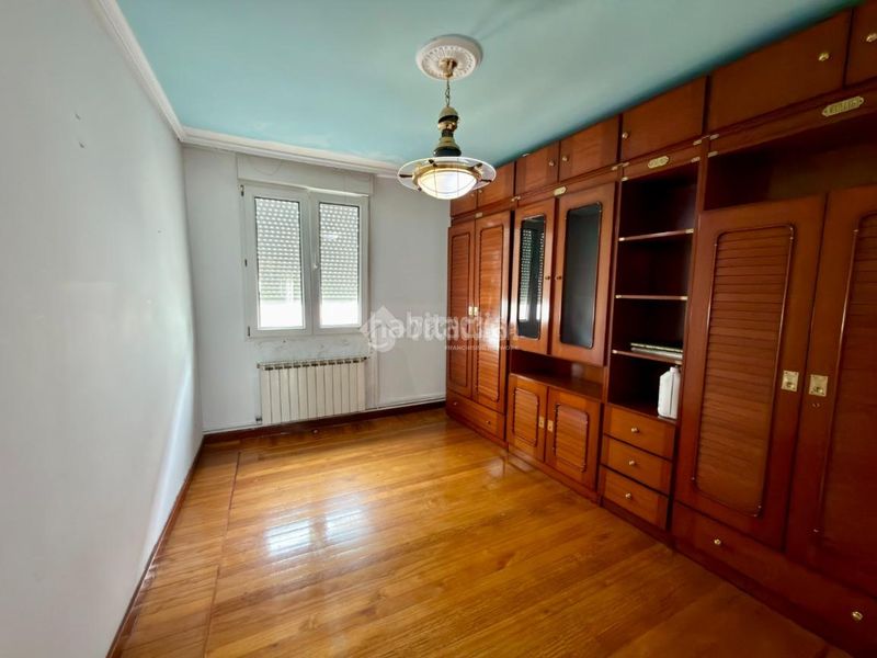 Foto a53e0cce-0977-4af6-ab09-43692a72dc57. Piso  en venta en Muriedas Camargo