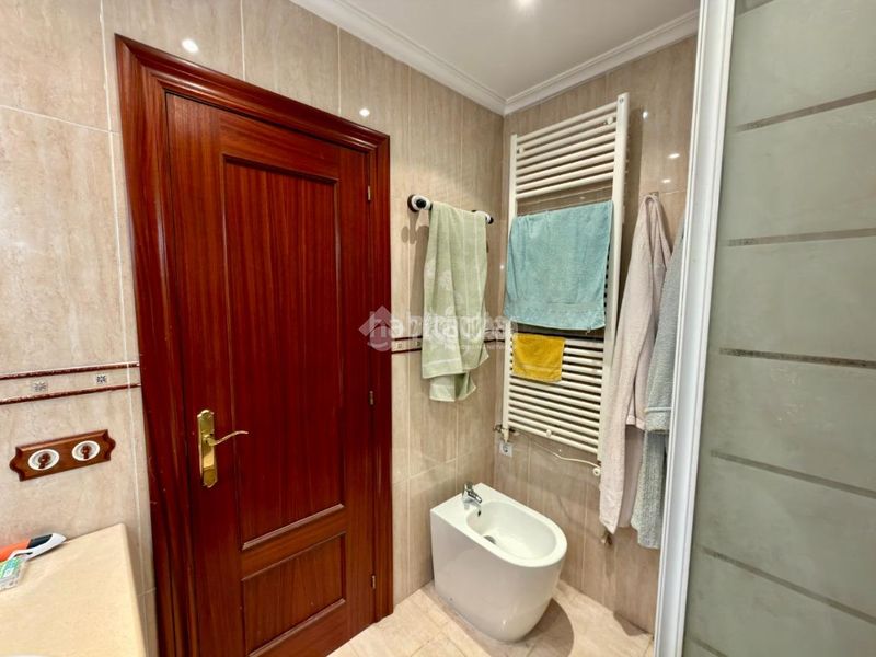 Foto d93231a2-1bbb-4e73-b3ee-2eeda288b061. Casa aparellada a Maliaño Camargo