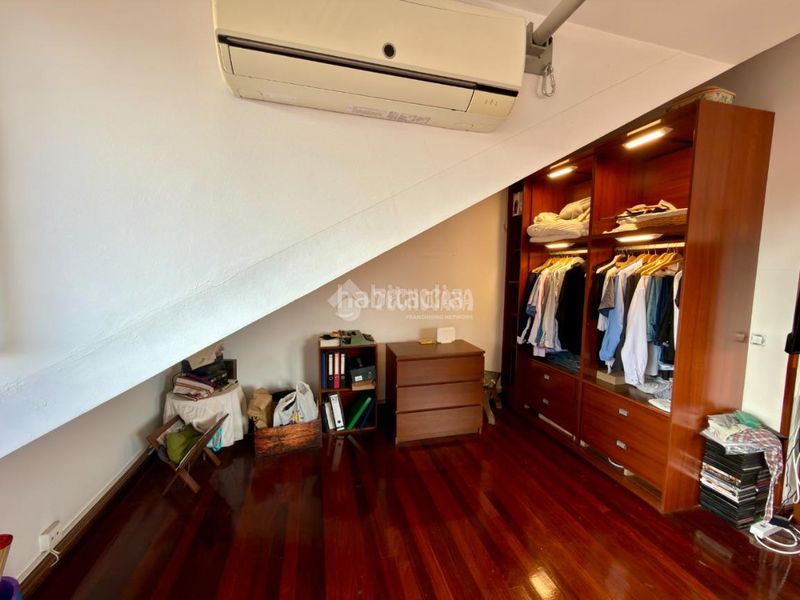 Foto eb0b2280-ae72-4114-b5b0-42c48d1ca59d. Casa aparellada a Maliaño Camargo