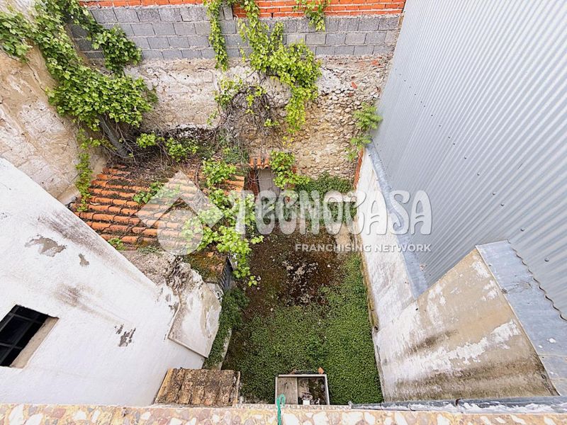 Foto 1f461954-e58b-4991-8d47-de97b6e8056b. Casa aparellada a Huete