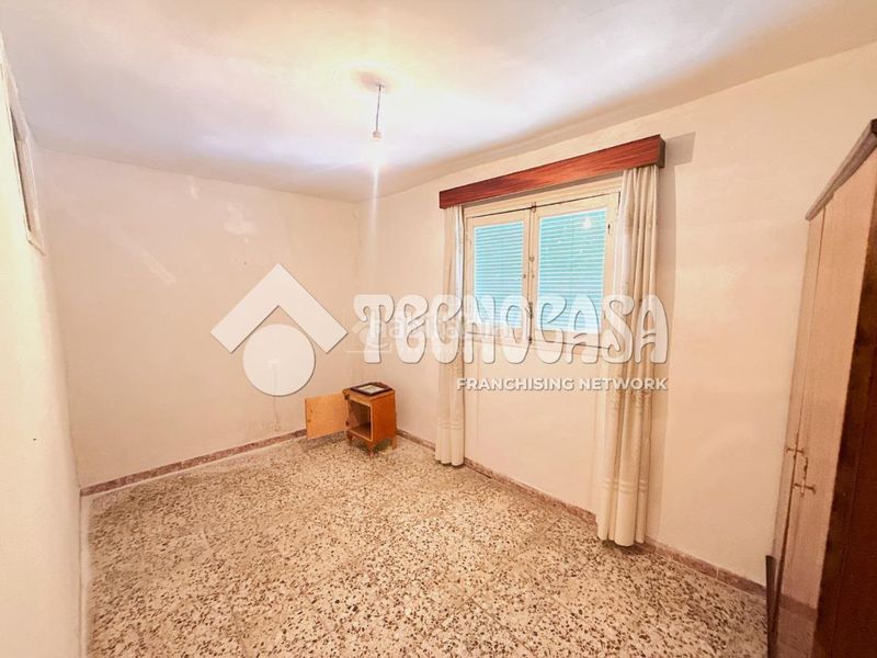 Foto f666a807-188d-4152-9f34-8e1646c7d70d. Casa aparellada a Huete