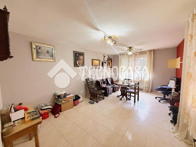 Foto 80208809-2684-4d2b-b68a-92444fa26658. Casa aparellada amb calefacció aparcament piscina a Huete