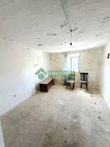 Foto fd39627b-c4d8-4b7a-a2ac-322375da2c78. Maison jumelée dans Portalrubio de Guadamejud
