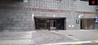 Parking coche  Paseo de uribitarte. Parcela de garaje doble en isozaki