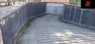 Aparcament cotxe  Calle de aritz bidea. Parcela con inquilino, rentabilidad segura!