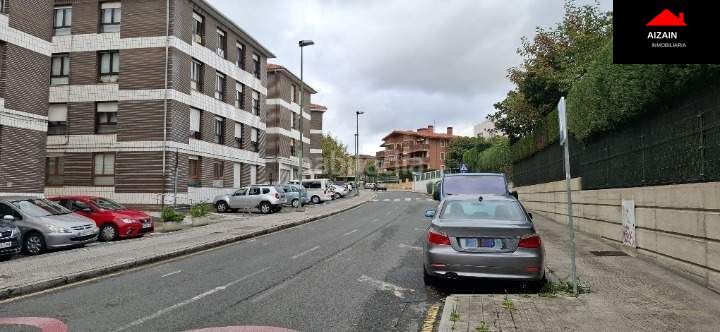 Foto fc699892-ddda-4963-9fb1-e0c52fb2dc79. Aparcament cotxe a santa maría de Getxo Getxo