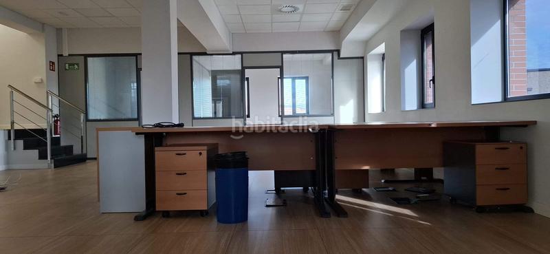 Foto 96eaa8f6-e223-4282-bbda-61b694a17272. Alquiler oficina  con zona diáfana y cuatro despachos en Leioa