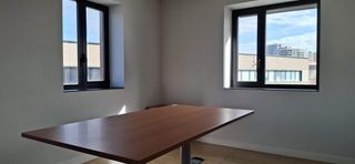 Lloguer Oficina  Avenida de la autonomía. Oficina con zona diáfana y cuatro despachos