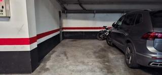 Autoparkplatz  Calle de elcano. Amplia parcela con trastero en la calle elkano de getxo.