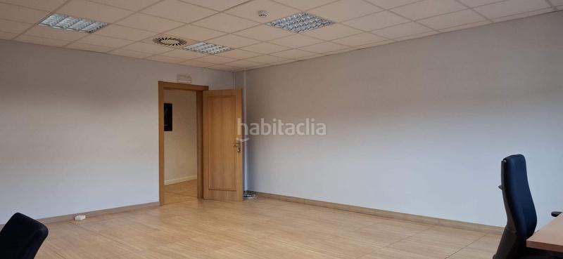 Foto e89724dc-c444-4a70-bcf3-8593e852dcfa. Alquiler oficina  de 36 m2 en Lamiako-Txopoeta Leioa