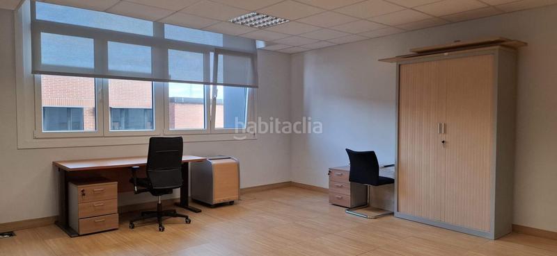 Foto b8a30ac7-f2f1-4d6c-b530-cb7a4c5012b2. Lloguer oficina amb aparcament a Lamiako-Txopoeta Leioa