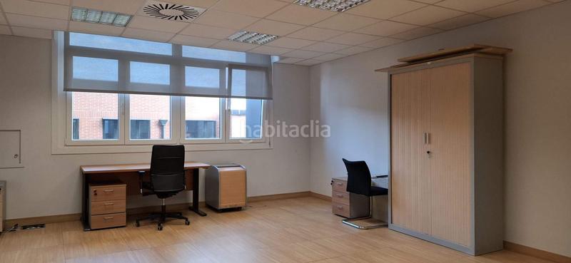 Foto 7b6540b3-f27e-481f-ae5b-9c657a456313. Rent office space with parking in Lamiako-Txopoeta Leioa