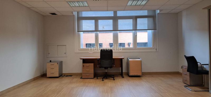 Foto c7cbe3a6-2737-45b4-8c44-3bcf6443ae02. Rent office space with parking in Lamiako-Txopoeta Leioa