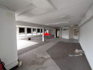 Alquiler Local Comercial  Avenida de iparragirre. Nave con posibilidades en zona de paso!