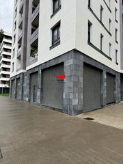 Local Comercial  Avenida zarandoa. Local amplio de origen en zona de expansi�n.