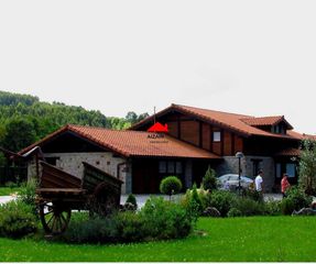 Casa  Camino de emerando. Villa de ensueño con jardín, piscina interior climatizada y acab