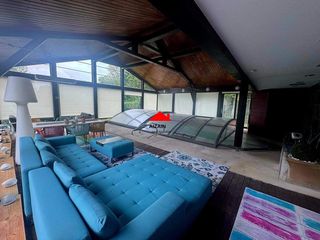 House  Barrio barrio emerando. Villa de ensueño con jardín, piscina interior climatizada y acab