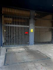 Aparcament cotxe a Avenida Zarandoa