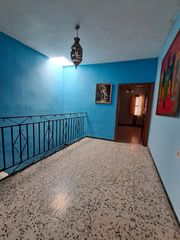 Casa adossada a Alcolea. Gran casa | 4 dormitorios | 2 baños | terraza