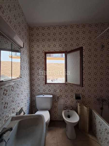 Foto 4863718c-89c8-43b0-ab7c-d6b84424d4e7. Casa amb xemeneia a Alcolea