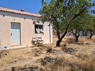 Masia a Fondón. Cortijo con terreno y olivos