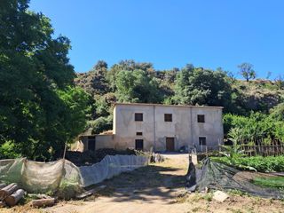 Country house in Fondón. Molino harinero con finca de 17.250 m²