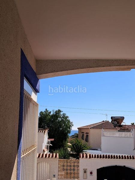 Foto 9ef0ec3a-ce5c-4dea-a463-75fd46c5dbc3. Casa adossada amb aparcament piscina a Aguadulce Norte Roquetas de Mar