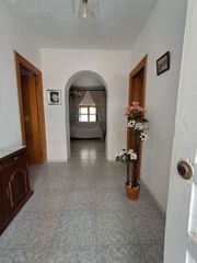 Casa en El Parador de las Hortichuelas. Oportunidad �nica para construir tu hogar en el parador