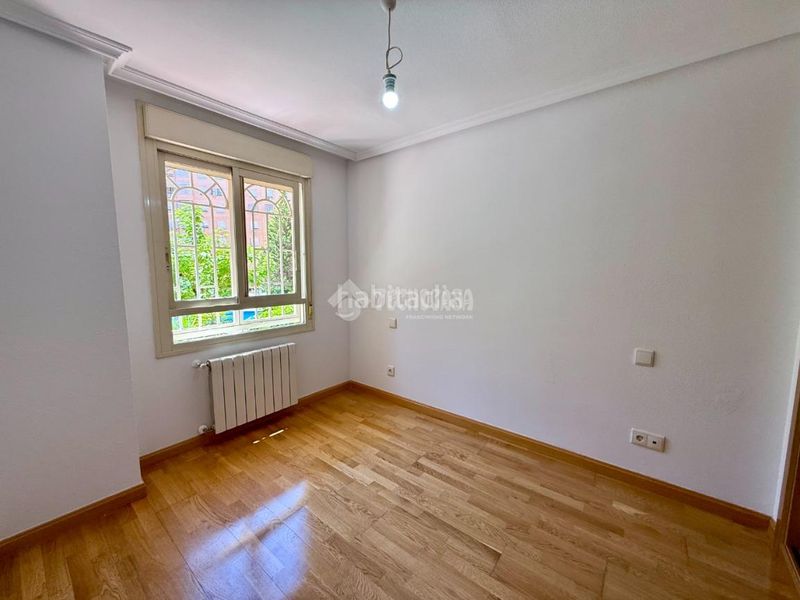 Foto 14dae23f-289f-49a7-9c99-effe25bccb1d. Pis a Abrantes Madrid