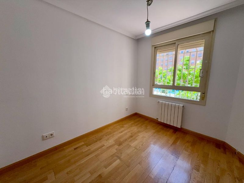 Foto ea471b2f-2069-4291-9fd7-6e4b937f7ba3. Pis a Abrantes Madrid