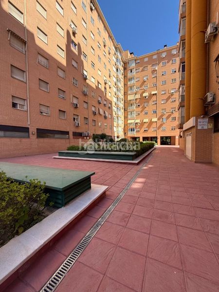Foto f4118145-ec2e-4694-a919-d354e70af3dc. Pis a Abrantes Madrid