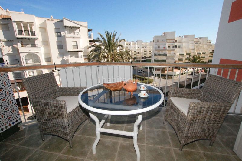 Foto d260fb60-c5cc-4a2c-9918-3c0b7dfb745f. Piso apartamento de 2 dormitorios en urbanización salomar en Salobreña