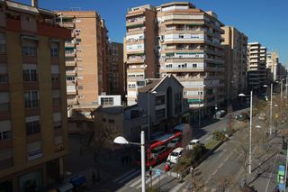 Affitto Appartamento in Pintor zuloaga 16. Piso de 4 dormitorios para estudiantes