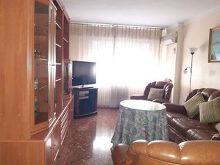 Miete Etagenwohnung  Doctor sanchez mariscal. Piso para estudiantes de 4 dormitorios